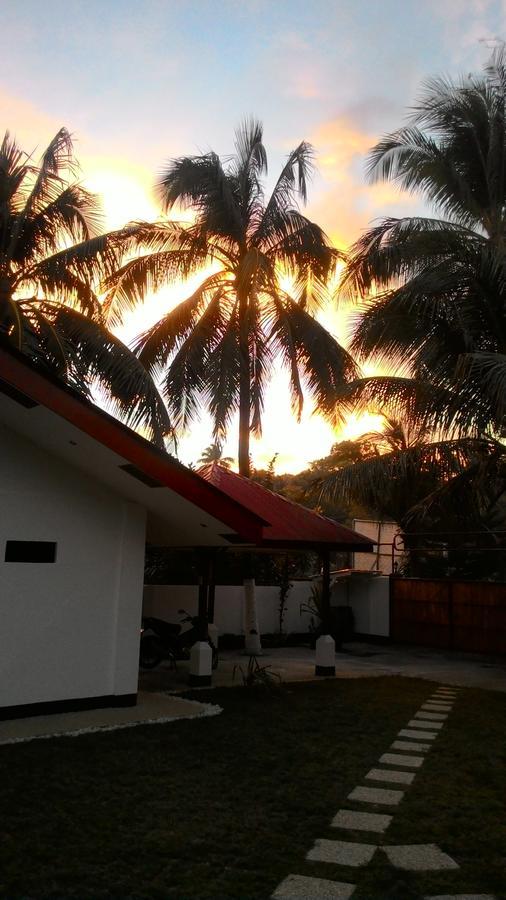 Bamboo Beachhouse Dormitory Garcia Hernandez Экстерьер фото